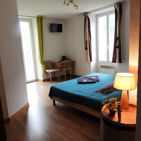 Le Relais Des Cavaliers Hotel Villeneuve-d'Entraunes Room photo