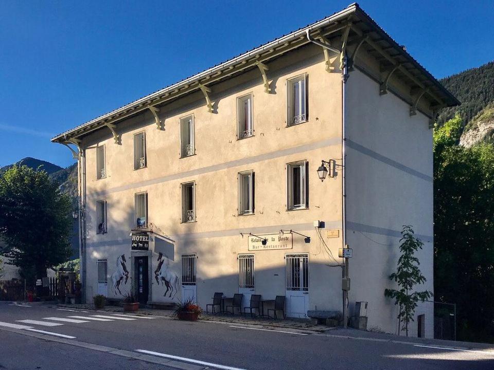 Le Relais Des Cavaliers Hotel Villeneuve-d'Entraunes Exterior photo