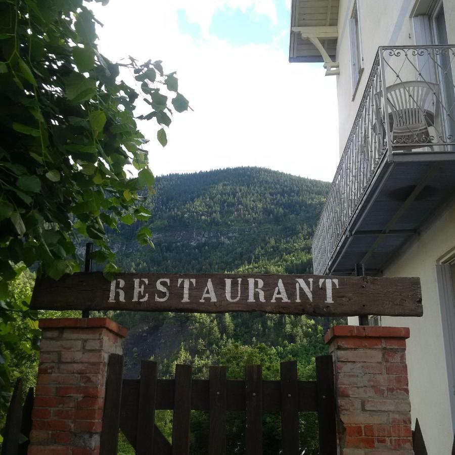 Le Relais Des Cavaliers Hotel Villeneuve-d'Entraunes Exterior photo