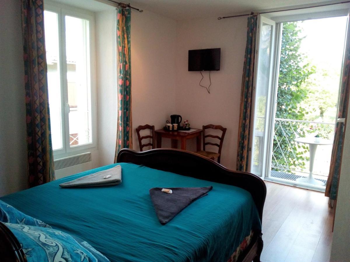 Le Relais Des Cavaliers Hotel Villeneuve-d'Entraunes Exterior photo