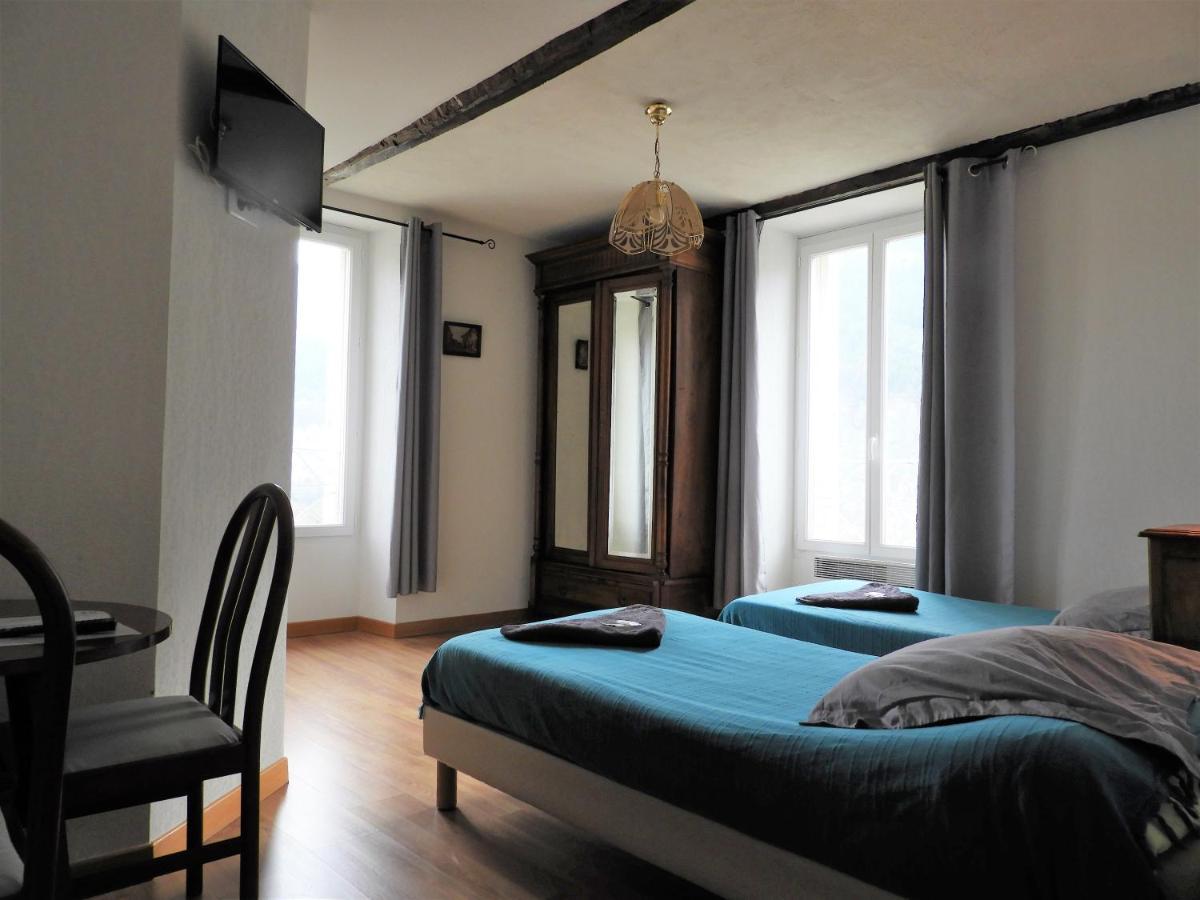 Le Relais Des Cavaliers Hotel Villeneuve-d'Entraunes Exterior photo