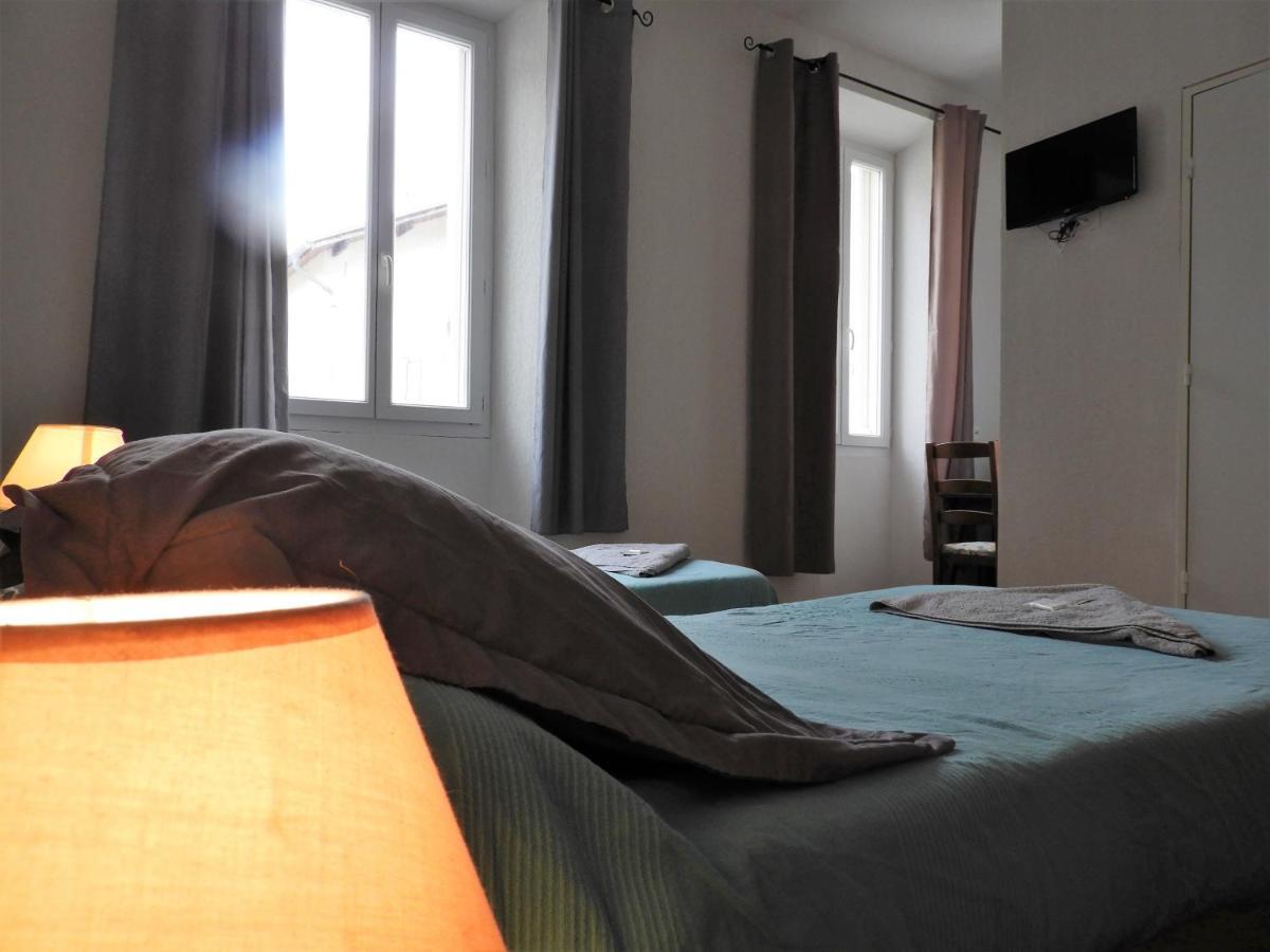 Le Relais Des Cavaliers Hotel Villeneuve-d'Entraunes Exterior photo