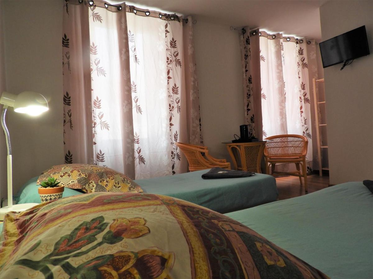 Le Relais Des Cavaliers Hotel Villeneuve-d'Entraunes Exterior photo