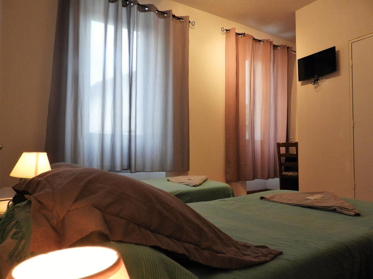 Le Relais Des Cavaliers Hotel Villeneuve-d'Entraunes Exterior photo